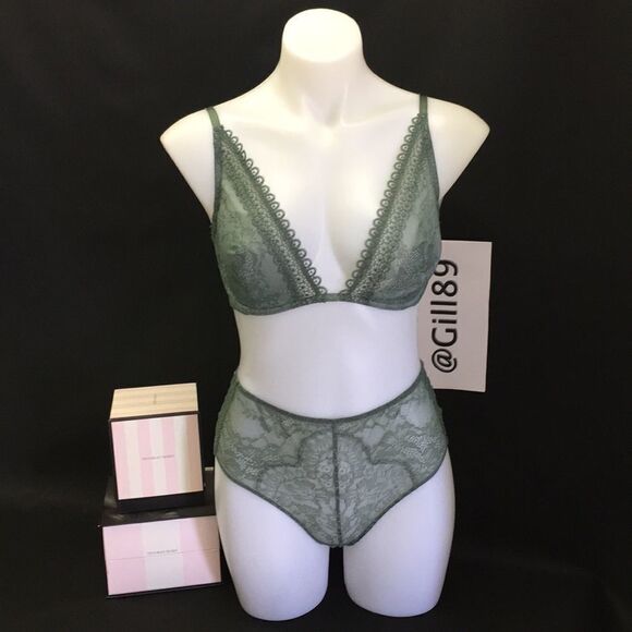 Victoria’s Secret Very sexy Unlined plunge - Picture 2 of 6